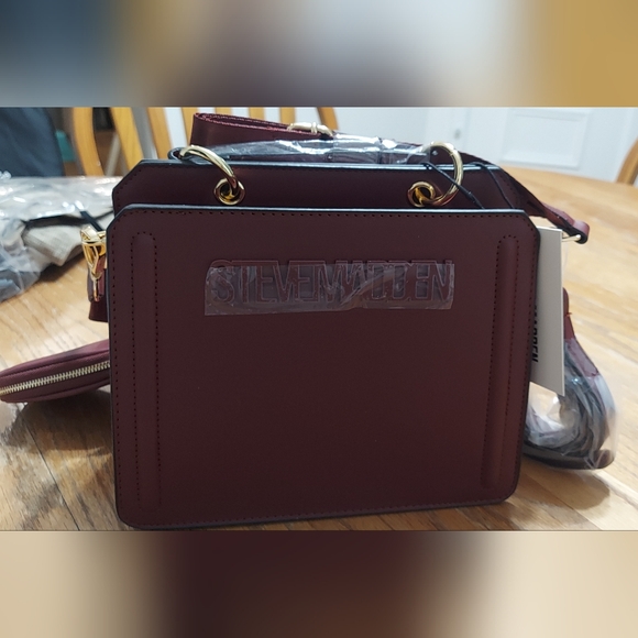 Steven Madden Burgundy Crossbody Bag - Picture 1 of 9
